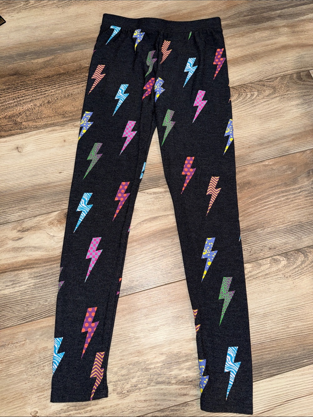 Girls Chaser size 10 Black Lightning Bolt Print Leggings